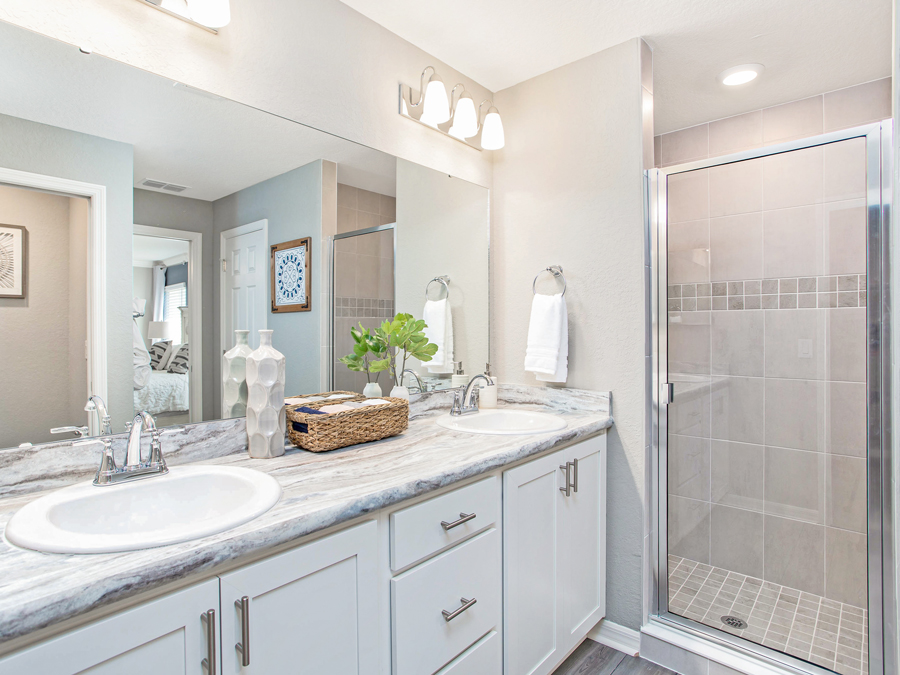 Inspiration Gallery | Parsyn - Owner's Bath | Highland Homes