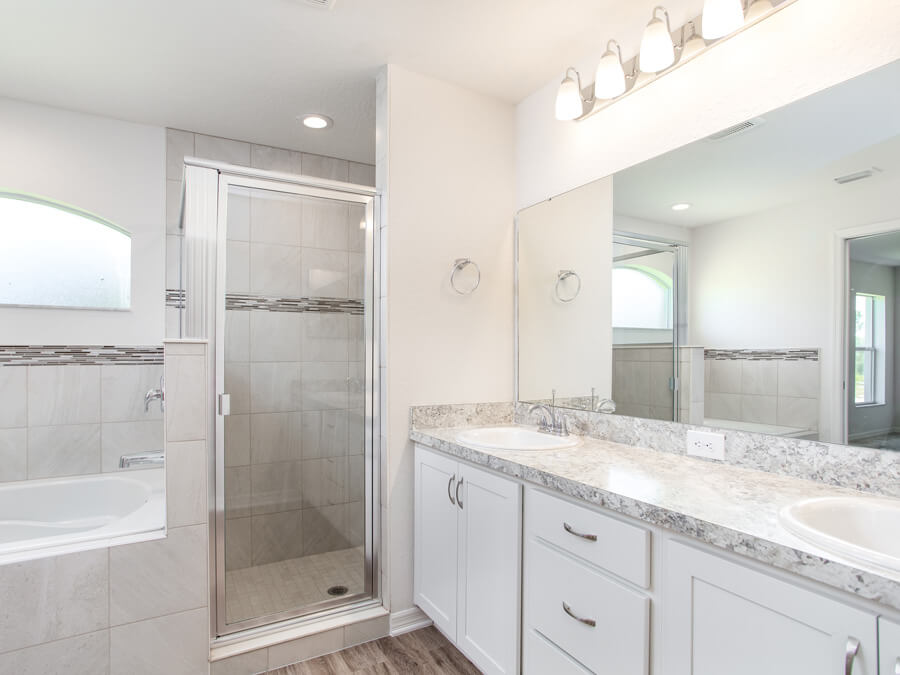 Inspiration Gallery | Parker - Owner's Bath | Highland Homes